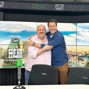 Jaime Cantizano Instagram - Este señor que aguanta mi humor cumple años. Querido @guerrero_juandi , por muchos cafés más. @ondacero @porfinnoeslunes