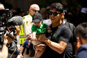 Jaime Munguia Instagram - ¿Qué les pareció el gordo dando entrevistas? 
¡Puro Team Munguia! 
.
.
.
.
.
.
Gracias @lucasnoonan  por las fotos.