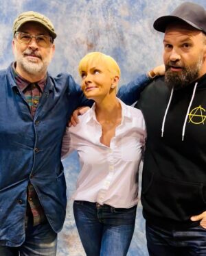 Jaime Pressly Instagram - Had the best time ever being back with my boys this weekend! @jasonlee @ethansuplee #megaconorlando #comiccon #mynameisearl #lol #comedy #reunion 🥰