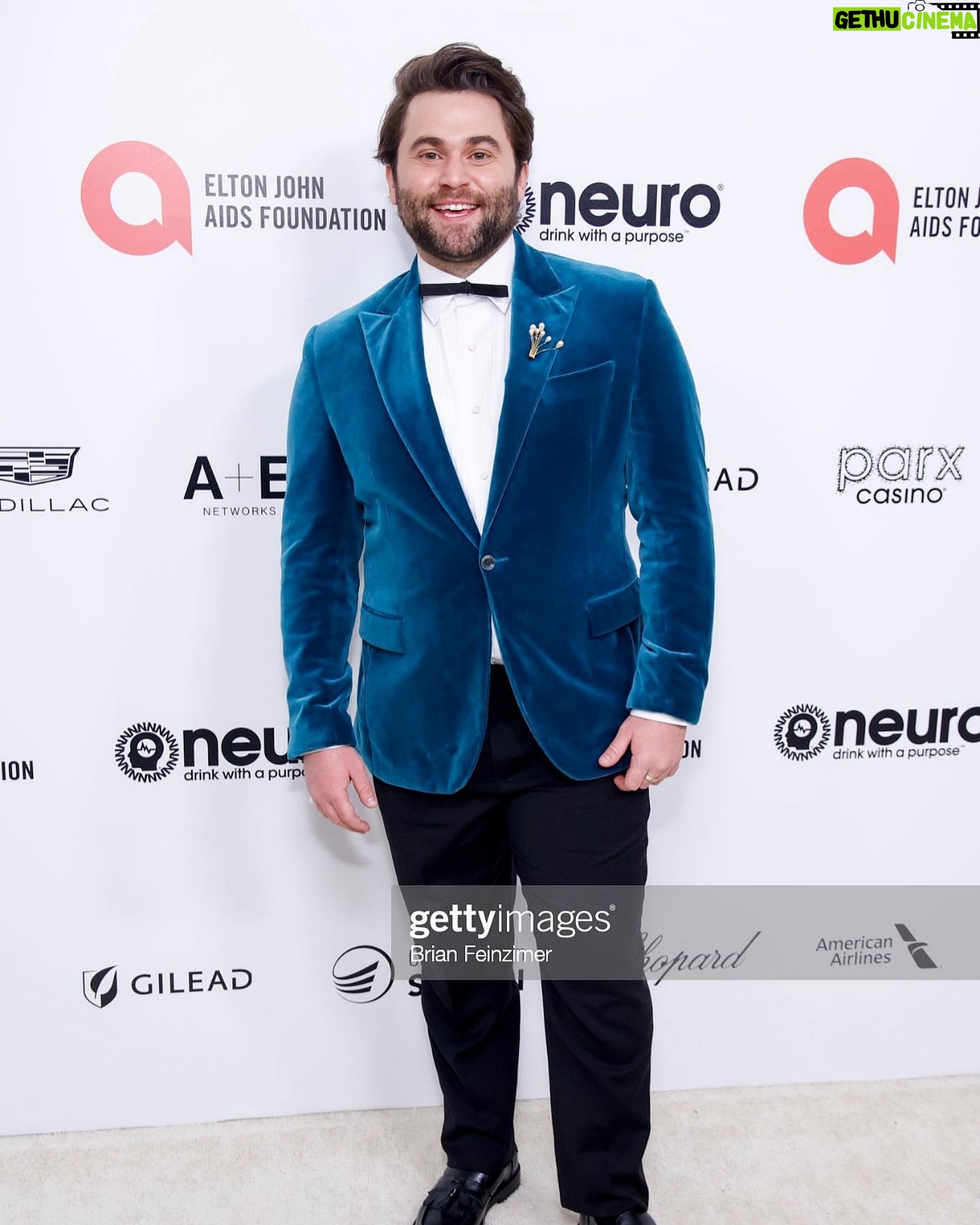 Jake Borelli - 30K Likes - Glamor is a way of liiiiife. @eltonjohn #EJAFOscars @ejaf
👔 @benjaminholtrop
@jackvictorofficial
💍 @dior
💄 @groomedbymichelleharvey