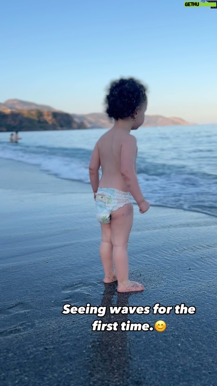 Jake Graf - 641 Likes - The joy of the first times in incomparable.😊
The sea and the sand and the waves and the sun.🙏🏼
#baby #toddler #sun #spain #travel #nerja #family