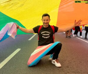 Jake Graf Instagram - Getting ready for @prideinlondon this weekend, and march for our rights!✊🏼🏳️‍⚧️🏳️‍🌈✊🏾

Never before has it been more important to get up, show up and speak up for our community. 

Our rights are under attack and the current government wants to wipe us out.

Let's celebrate and unite on Saturday and then VOTE THEM OUT next week!! 😊

Catch Hannah and I on the Trans Stage at 5pm and Trafalgar Square stage at 6:45. 😘

#pride #proud #toriesout #lgbt #love #hope #rainbow #heartstopper #joelocke #kitconnor #trans #transgender