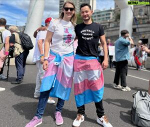 Jake Graf Instagram - Getting ready for @prideinlondon this weekend, and march for our rights!✊🏼🏳️‍⚧️🏳️‍🌈✊🏾

Never before has it been more important to get up, show up and speak up for our community. 

Our rights are under attack and the current government wants to wipe us out.

Let's celebrate and unite on Saturday and then VOTE THEM OUT next week!! 😊

Catch Hannah and I on the Trans Stage at 5pm and Trafalgar Square stage at 6:45. 😘

#pride #proud #toriesout #lgbt #love #hope #rainbow #heartstopper #joelocke #kitconnor #trans #transgender