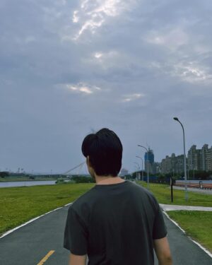 Jake Hsu Instagram - 劇組夥伴講起，才發現對耶春分來了。確實地享受了這個節氣，踏了很多地方，近日分享。好享受抓住涼快季節的尾巴，還吃了太陽蛋，希望帶來好運！ @7th_island