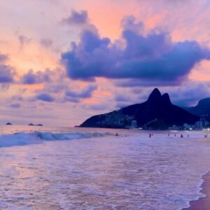 Jake Resnicow Instagram - Rio dump 🇧🇷 #carnaval