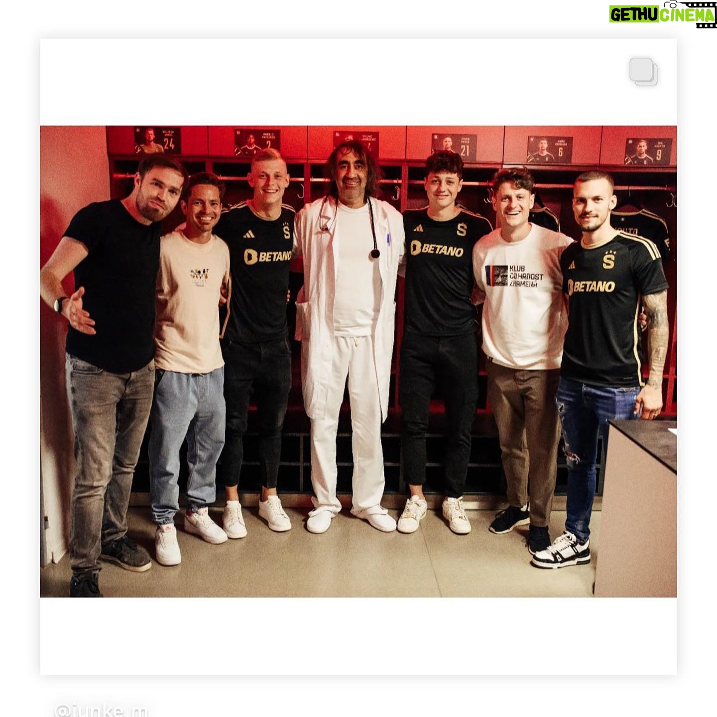 Jakub Kohák - 1.6K Likes - AC SPARTA PRAHA oslavila 130 let a k tomuto krásnému jubileu natočila spot, do kterého mě přizvala, coby herce - doktora. Malinko jsem váhal, protože se jistě najdou tací, kteří mě nemají v lásce, ovšem když tě povolá Sparta - tak prostě musíš! Díky, spot se povedl, gratuluji tvůrcům i dalším účinkujícím, rovněž díkx za to, že jsem mohl být u toho - a Tobě Sparto přeji jen to nejlepší - ať nás těšíš navěky 🙏🏻⚒️🔥🏆⚽️⭐️⭐️⭐️ @acsparta_cz @lkrejci_ @t7.official @jakubpesek @panakfilip @lukasharaslin27 #genacs #37 #letensti