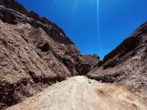 Jakub Štáfek Instagram - Devil’s Throat 🦂 Magické místo! Atacama Desert #devil #throat #magic #place #atacama #desert #chile #trip #vacation #adventure #full #of #sand