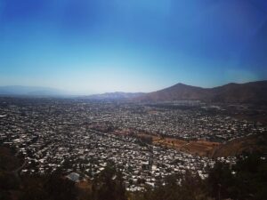 Jakub Štáfek Instagram - Santiago De Chile 🇨🇱 záčatek, ale i konec naší cesty po zemi 🙌 #trip #adventure #chile #big #city #life #slumdog #town #center #architecture #friends