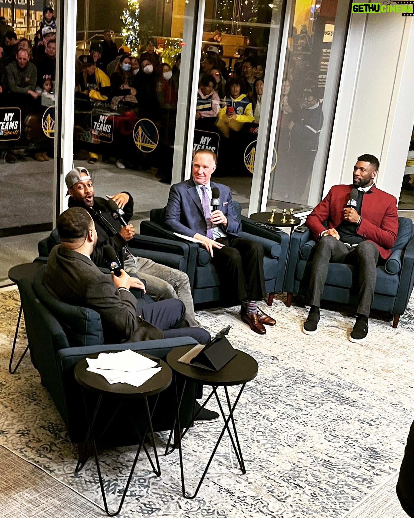 Jaleel White - 20.5K Likes - Another year around the sun , goin out with a bang #HappyNewYear💥 #GirlDad #Bucketlist ✔️ @chase_center 🏀 Great home win, best basketball arena hands down 🫶 Thanks for the hospitality fellas @chrismullin2017 @fezzyfel @djdsharp