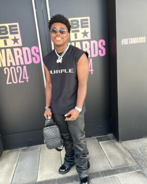 Jalyn Hall Instagram - @betawards #2024 #nominee #betawards2024 
Styled by : @motherofjalynemilhall 
@cartier 
@purple 
@louisvuitton 
@prada 
#jewelry @goldensunjewelry
#bmb