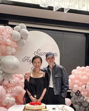 Jam Hsiao Instagram - .
祝我的阿豬瓜生日快樂

下了十幾天大雨的杭州 
在這一刻瞬間轉小雨
讓我們的航拍能順利拍攝❤️
@summer_lin_627
#杭州 
#生日快樂 
#0627