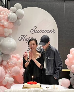 Jam Hsiao Instagram - .
祝我的阿豬瓜生日快樂

下了十幾天大雨的杭州 
在這一刻瞬間轉小雨
讓我們的航拍能順利拍攝❤️
@summer_lin_627
#杭州 
#生日快樂 
#0627