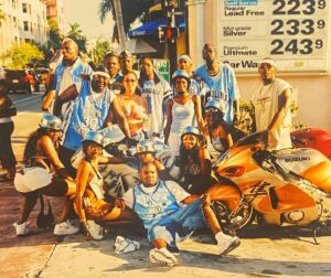 Jamel Shabazz Instagram - Frozen moments in time.
The 2000s
Group sessions. 
#groupshots 
#snapshots
#crews
#faces 
#photography 
#photos 
#groupphotos 
#streetphoto 
#streetportraiture 
#jamelshabazz 
#jamelshabazzarchive