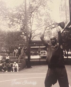 Jamel Shabazz Instagram - AND1 Players showing & proving.
Ruckers Park, Harlem. 2003.
#and1 
#and1basketball 
#and1mixtape 
#basketball 
#ruckerspark 
#streetbasketball 
#sport 
#photography 
#photosoftheday 
#streetphotography 
#jamelshabazz 
#jamelshabazzarchive