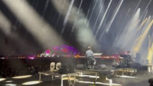 James Blake Instagram - Couldn’t quite believe the reception in Mexico City.. I was fighting tears tryna say how thankful I am that you’d come out in force like this to see us at @axeceremonia 
Love you!
❤️❤️❤️❤️🇲🇽🇲🇽🇲🇽