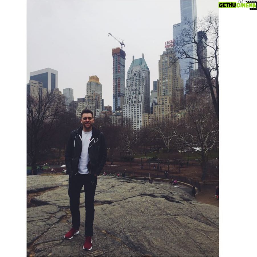 James Cooper - 2.4K Likes - 2 more shows to go in The Big 🍎 #PornoLive