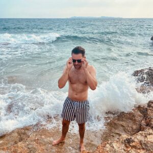 James Cooper Instagram - Holiday done. Time for a dump.
