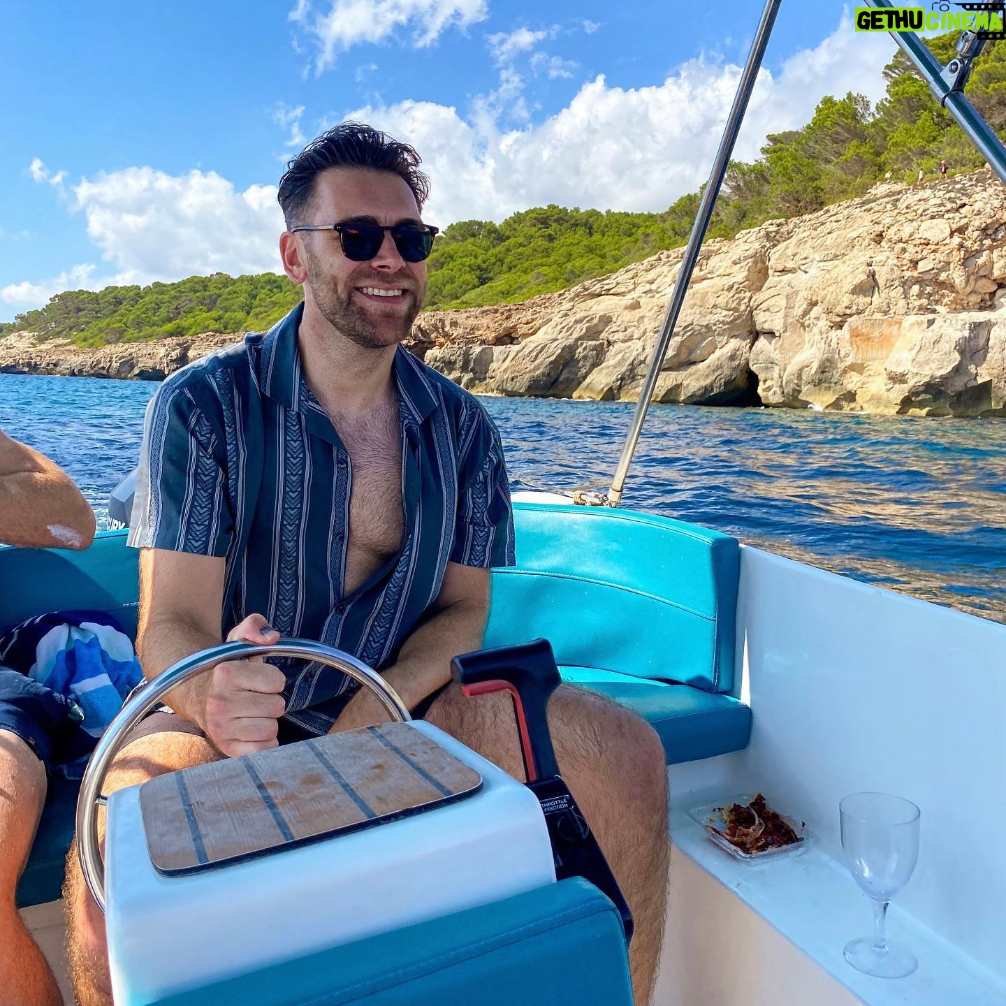 James Cooper - 9.7K Likes - Holiday done. Time for a dump.