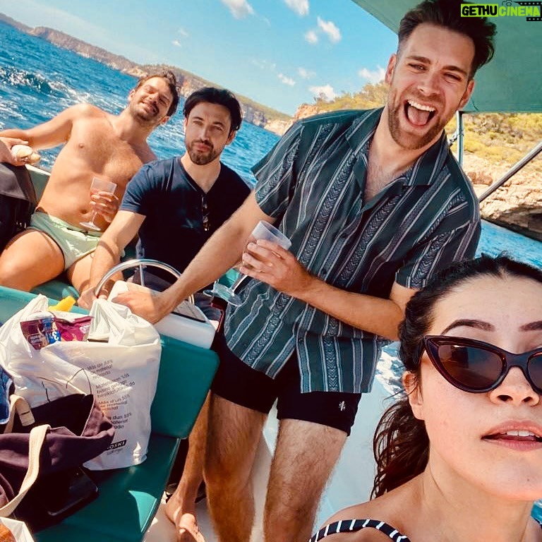 James Cooper - 9.7K Likes - Holiday done. Time for a dump.