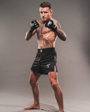 James Gallagher Instagram - Buzzing to be making my @pflmma debut August 23rd Washington DC 🇺🇸 thanks to @kogan_mike and @pflmma for the opportunity to shine again 👑🇮🇪