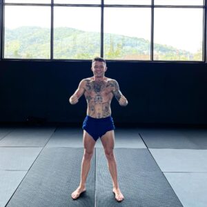 James Gallagher Instagram - No matter what I make it happen 👑 🇮🇪 few more weeks left in Phuket before I finish up camp at home!been headlining these shows since I’ve been a young pup for @bellatormma I’m so excited to be back home to put on the jimmy show for my people 🇮🇪💚 @thessearenabelfast order a new roof we’re taking it off March 22nd. I stop him inside the distance.