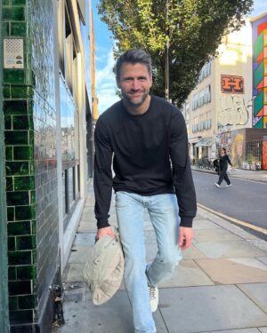 James Lafferty Instagram - 🇬🇧☕️🚶🏻‍♂️