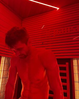 James Lafferty Instagram - Thank you @_pause.studio_ for the full reset. Couldn’t beat @alexandrapark1’s 3 min ice bath record but it’s good to have goals 🙏🙌🧊