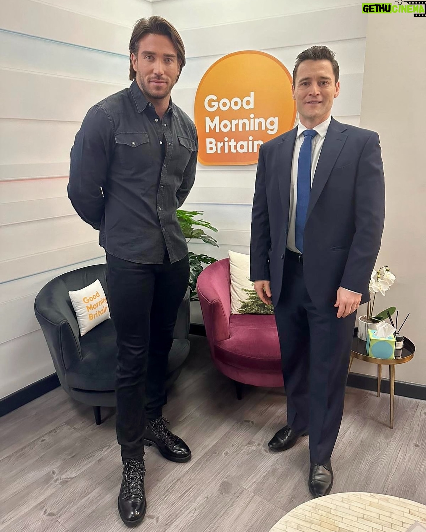 James Lock - 23.1K Likes - I’d like to thank @gmb for having me on the show today and enabling me to raise awareness of something I’ve had to live with for so many years.
Big shout out to @drlukeevans supporting me though speaking about my Body Dysmorphia and the challenges I have been faced with.
I’m looking forward to working with him on his campaign in the hope that we can make a difference.
#bodydysmorphia
#gmb
#goodmorningbritian
#jameslock
#bodyimage
#recognisebodyimage