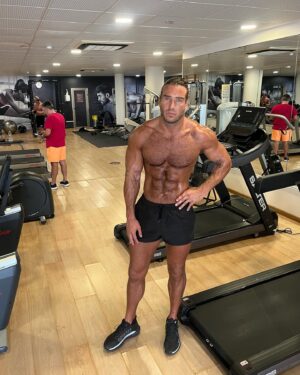 James Lock Instagram - Start again and again! Keep going till you succeed!! 👊🏽
-
#sundayfunday #sunday #sundaymotivation #workout #fitness #health #life