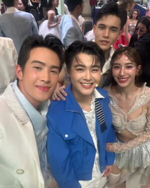 James Ma Instagram - ครอบครัวผมครับบ้านคุณพ่อรณพีร์ แห่งวังจุฑาเทพครับ #ดวงใจเทวพรหมพรม #ลออจันทร์ #ขวัญฤทัย #ใจพิสุทธิ์ #ดุจอัปสร #พรชีวัน #Saint_sup #MingEr