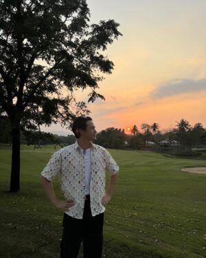James Ma Instagram - มากี่ครั้งก็มาถ่ายรูปมุมนี้ 🌅 📸 😁😂

#muthimaya 
#muthimayaforestpoolvillakhaoyai