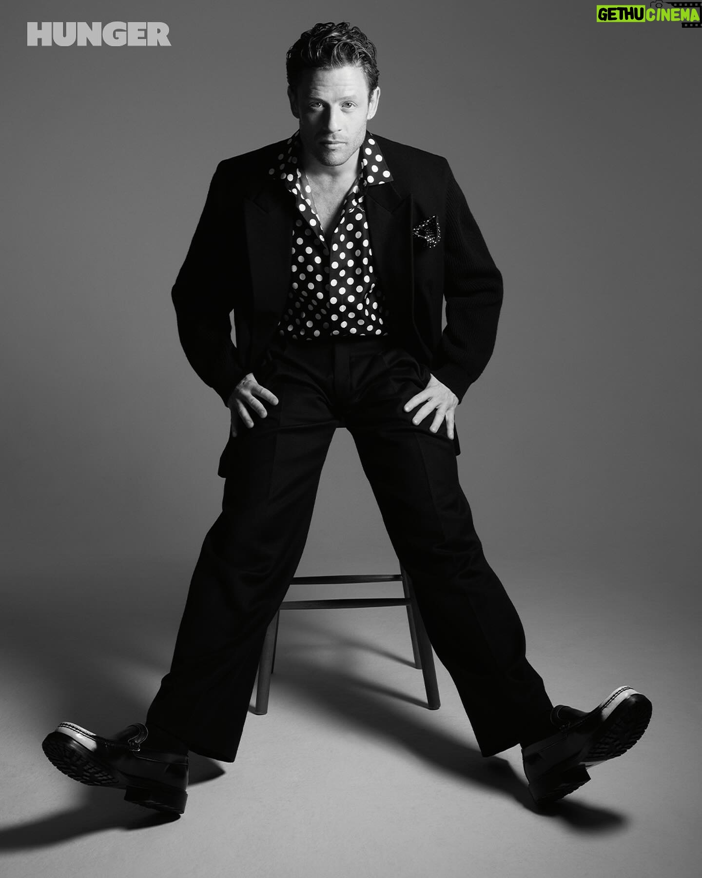 James Norton - 21.5K Likes - THE DREAMERS for HUNGER with RANKIN
The hype is real. Rankin is 👑
Wearing @cartier and @dbeyewear
Photographer @rankinarchive
Fashion and Beauty Director
@marcoantoniolondon @marcoantoniostylist
Writer @scarlettcoughlan
Groomer @petransellge at The Wall Group
Photographer Assistants @jdyevns @harrisongrantstudios
Producer @sarah__the__star
Production Coordinator @abbyrothwell
Retouching @trueblackstudio
@hungermagazine