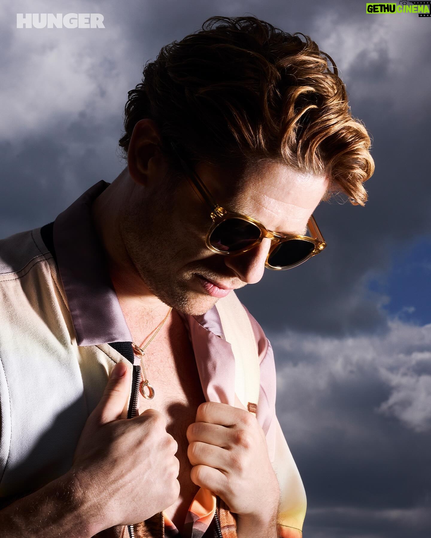 James Norton - 21.5K Likes - THE DREAMERS for HUNGER with RANKIN
The hype is real. Rankin is 👑
Wearing @cartier and @dbeyewear
Photographer @rankinarchive
Fashion and Beauty Director
@marcoantoniolondon @marcoantoniostylist
Writer @scarlettcoughlan
Groomer @petransellge at The Wall Group
Photographer Assistants @jdyevns @harrisongrantstudios
Producer @sarah__the__star
Production Coordinator @abbyrothwell
Retouching @trueblackstudio
@hungermagazine