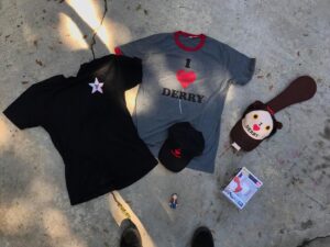 James Ransone Instagram - Hey guys, the Pr dept sent me this stuff and like I said I give all of it away so I’m gonna check my dm’s in 3 minutes and RANDOMLY pick six people to send this to. Then I will tag whoever gets what. Also for whoever the lucky winner is that gets the @carlsjr collab shirt has to take a selfie of themselves wearing it at a @jackinthebox or its competition equivalent. Maybe @wendys or a @kfc  Remember I’m mailing these by HAND so be PATIENT. GOOD LUCK. 🤡PUT YOUR NAME AND ADDRESS IN THE SUBJECT LINE🤡