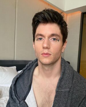 James Scully Instagram - I’ve been so scared to have fun on carpets, but this time I was like …. its @fireislandmovie . Thank you to @doll.pratt for taking my insane list of references and creating these exquisite looks that made me feel so sexy and queer and beautiful. And thank you to @melissa.dezarate for being ambitious and funny and sweet and showing me what good lighting is.

Also thank you to @paulsmithdesign , @manoloblahnik, @drmartensofficial @calvinluo_official and the only jewler I know I can always rely on: @lasuna

And thank you to THE Icon @tomatos_  for showing me how fun and affirming fashion can be.