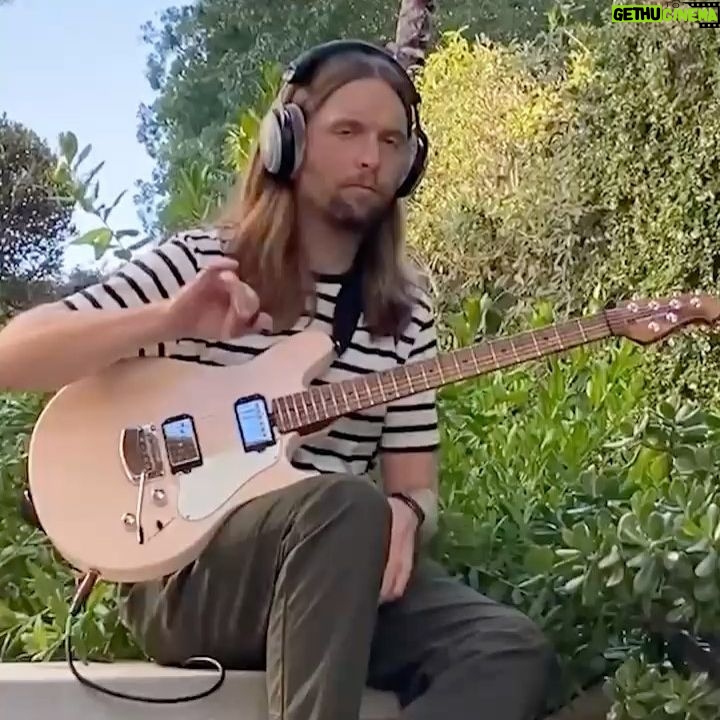James Valentine - 10.7K Likes - Promo in 2020. (Valentine guitar by @ernieball @music_man in Shell š Pink)