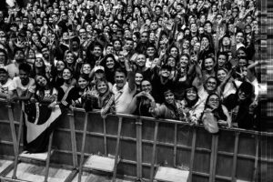 James Valentine Instagram - Obrigado São Paulo!  Sua energia foi incrível!  Parecia que nossos corações estavam todos conectados.  Quem se importa se todos nós ficamos um pouco molhados?  Espero que o Google tenha traduzido tudo isso corretamente! Photos by @bootswallace