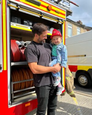 Jamie Jewitt Instagram - Lovely weekend spent with the rugrats! We visited the real fireman sam today at Brentwood fire station, Nell was in her element. 👉 yesterday was a trip trip to the beach 😎♥️