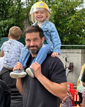 Jamie Jewitt Instagram - Lovely weekend spent with the rugrats! We visited the real fireman sam today at Brentwood fire station, Nell was in her element. 👉 yesterday was a trip trip to the beach 😎♥️