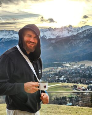 Jan Błachowicz Instagram - My beloved mountains 🙏🏻

Good morning! 

#LegendaryPolishPower