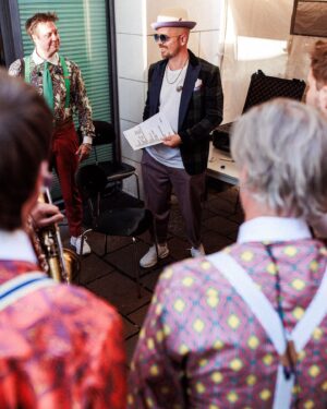 Jan Delay Instagram - 🔨🔨🔨 hammer fotos von hammer show mit hammer band an hammer ort 🔨🔨🔨 @paul.gaertner 📸 war dabei an der #portanigra in #trier 🤩🙏
.
#foreverjan #bestof #album #tour