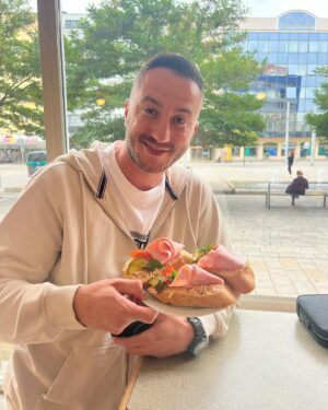 Jan Macák Instagram - 1) Hasičak  2) Kdo platí párek z pumpy  3) Zajel jsem pro štěrk  4) Životní balanc  5) Klasickej mlíčňák  6) Cesta ze zahradnictví  7) Rada ze stěny na záchodech