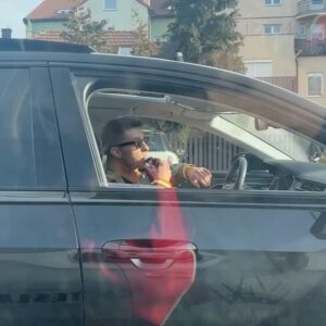 Jan Macák Instagram - 1/ Kypřič půdy 2/ Nikdy ani zbytkáč 3/ Winterpekáč 4/ Zátiší Rady 5/ Brigádně míchám aperol 6/ Tvoje fav horror trio 7/ Kulturní vložka 8/ mood 9/ dreamjob