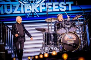 Jan Smit Instagram - Wauw, wauw, wauw! 🤩🔥 Wat was het een héérlijke eerste avond van het @muziekfeestvhj! Wat hebben we genoten… Morgen doen we het dunnetjes over! 🫶🎉 Foto’s: Ben Houdijk 📸 #muziekfeest #ziggodome #feest