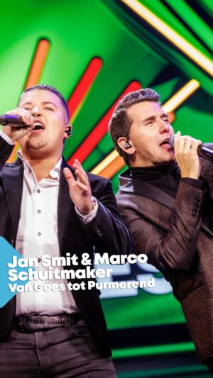Jan Smit Instagram - DE EERSTE BEELDEN! 👀🔥 
@jansmit en @marcoschuitmaker zingen het dak van de @ziggodome met ‘Van Goes tot Purmerend’! Oudejaarsavond om 22.15u op NPO3. 📺#muziekfeestvanhetjaar #sterrennl #jansmit #marcoschuitmaker