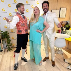 Jan Thomas Instagram - 17. mai kunne vel nesten ikke ha blitt bedre for oss🇳🇴❤️ @thegunilla er jo et vidunderlig eventyr❤️ Gratulerer med dagen til hele Norge🇳🇴🇳🇴🇳🇴