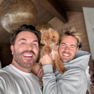 Jan Thomas Instagram - Venner for livet❤️ God påske fra oss til dere.Størst av alt er kjærligheten❤️