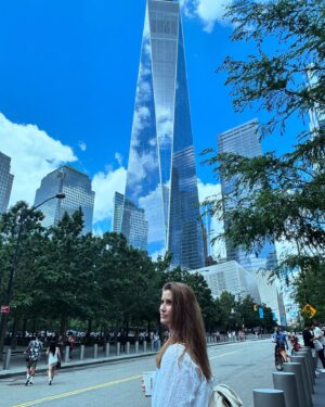Jana Bernášková Instagram - 2.DEN v New Yorku 
Dávám tady jen střípky toho všeho co se tady děje. New York je krásný, divočejší než já a asi podobně bláznivý. Miluji ten kolotoč , ale musím se z toho jít domu občas vyspat. ❤️
#newyork 
@justyna.drabkova