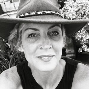 Jana Lee Hamblin Instagram - #challangeaccepted. Thank you @charlottehemmings_actor for inviting me. I love you.

Women of all shapes and sizes. Women who love big, who play big, who have lost and gained big. Mothers, sisters, grandmothers, aunties... ALL of us!

Sending each and every one of you so much love! ❤️