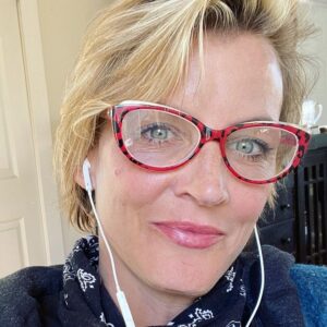 Jana Lee Hamblin Instagram - My standard COVID look!

How about you?
Have you been dressing the same with ear buds and a mask?

Have you noticed that sweat and track suits are way in this season?
Could it be because we all want to be comfortable and cozy while we work out of our homes?

How about you!
What’s your standard “uniform” for the pandemic??

Sending each and every one of you so much Love! 💕